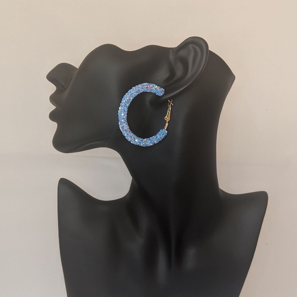 ๐ Colorful Summer Hoop Earrings - Blue - Picture 3 of 5